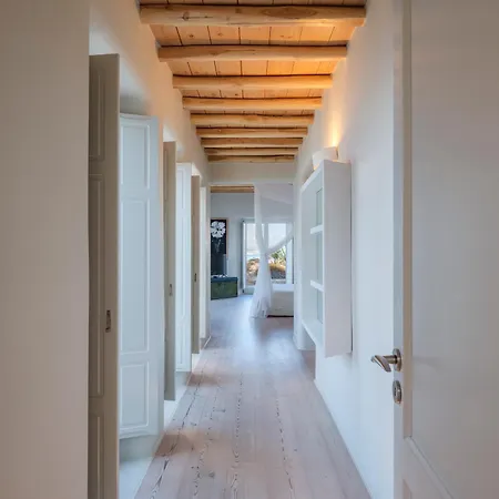 Montessito Mykonos טורלוס